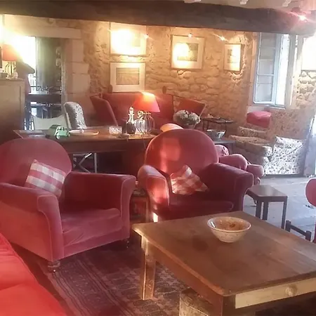 Classic French Farmhouse منزل ريفي