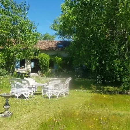 Classic French Farmhouse منزل ريفي *