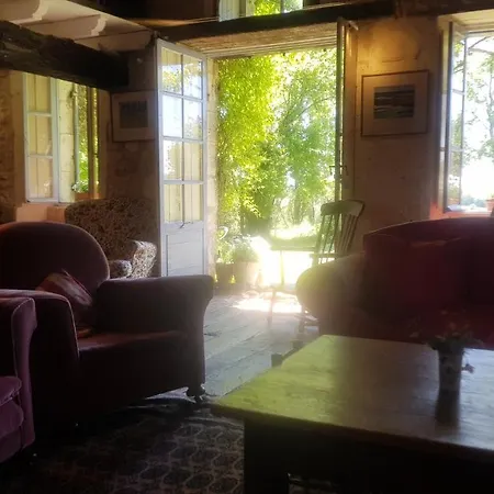 Classic French Farmhouse منزل ريفي Grand Brassac